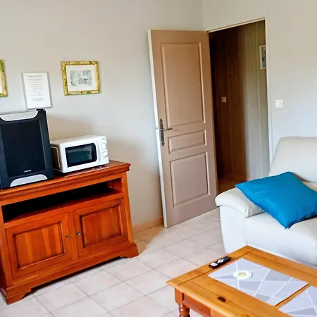 Chambre Avec Salon Prive (Adults Only) Homestay *